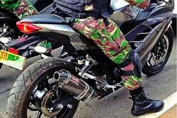 Apakah Ninja 250 Pakai Knalpot Racing Ditilang. Pak Polisi! Nih TNI Naik Motor Pakai Knalpot Racing, Kok Enggak