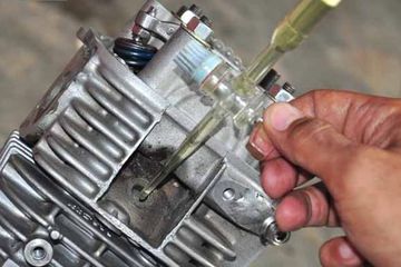 Cara Menghidupkan Motor Hilang Kompresi. Jangan Panik! Lakukan Hal Ini Jika Kompresi Mesin Motor Tiba-tiba