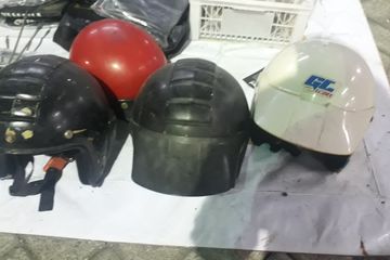Helm Jadul Honda. Cari Helm Jadul Asli Tahun Jebot? Datang Aja ke Otobursa
