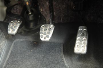 Cara Menyetel Kopling Mobil. Cara Menyetel Pedal Kopling di Mobil Bekas, Bisa Dilakukan