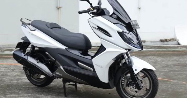 Cara Membuka Jok Honda Revo. Unik, Kymco K-XCT 200i Punya 3 cara Membuka Jok Dengan Posisi