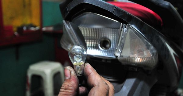 Penyebab Lampu Ninja Rr Sering Putus. Bohlam Lampu di Motor Sering Putus? Penyebabnya Bukan Kiprok