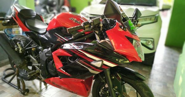 Kelebihan Kawasaki Ninja 250 Rr Mono. Ninja 250 RR Mono Cari Jodoh, Mintanya Yamaha NMAX, Pemilik