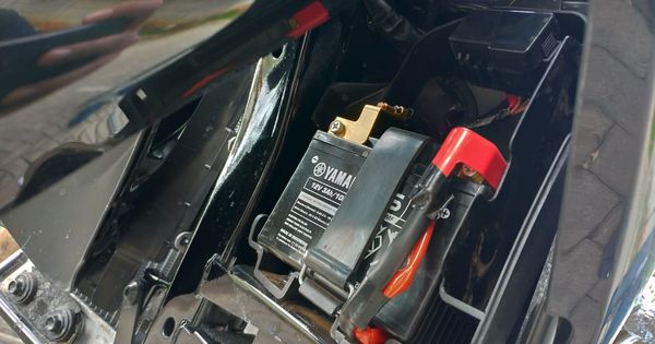 Cara Ganti Aki Aerox 155. Saat Motor Ganti Aki Baru, Perlukah Reset ECU? Begini Saran