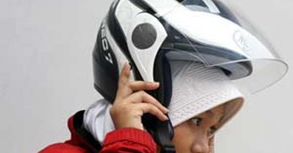 Ukuran Helm Untuk Wanita Berhijab. Tips Memilih Helm untuk Wanita Berhijab, Pria Juga Perlu Tahu