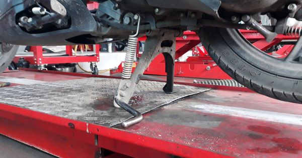 Cara Mengatasi Standar Tengah Honda Beat Yang Macet. Cara Mengatasi Standar Tengah Motor Bekas Macet Gara-gara