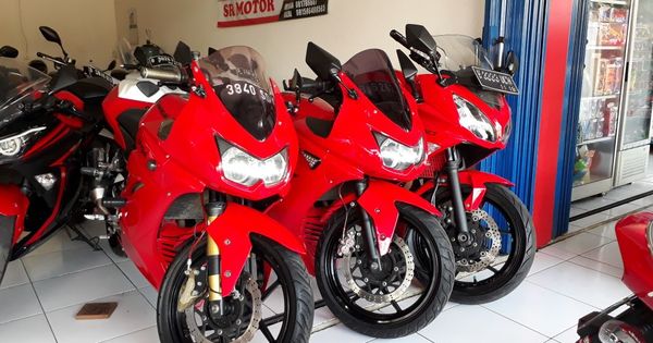 Ninja 250 Karbu Modif. Apa Iya Ini yang Bikin Kawasaki Ninja 250 Karbu Masih Laris Manis