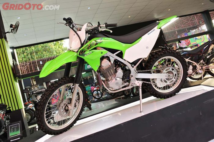 Harga Klx Tanpa Surat. Beli Kawasaki KLX 230R Enggak Bisa Kredit, Ternyata Ini