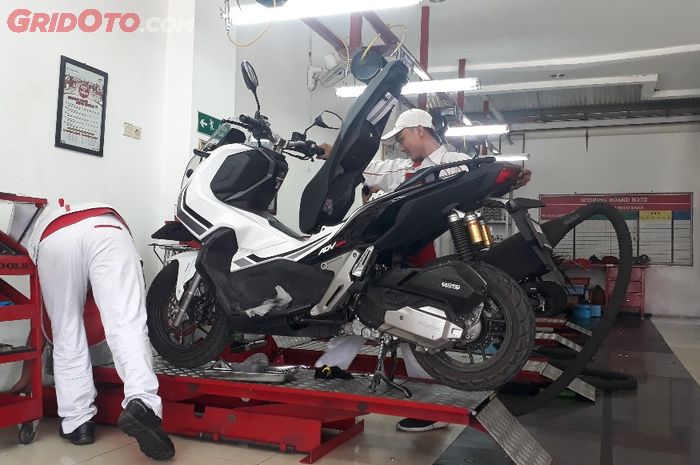 Cara Ganti Busi Honda Beat Pop. Cara Ganti Busi Honda ADV150 Gampang Banget! Cuma Perlu