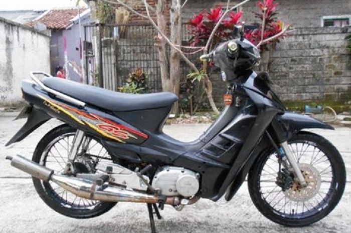 Suzuki Tornado Road Race. Suka Diplesetin Jadi Suziku Ternoda, Ada yang Masih Ingat dengan