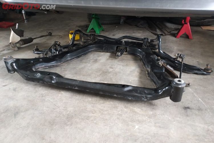 Cara Mengganti Bushing Arm Mobil. Ternyata Enggak Gampang, Begini Cara Ganti Karet Bushing Arm