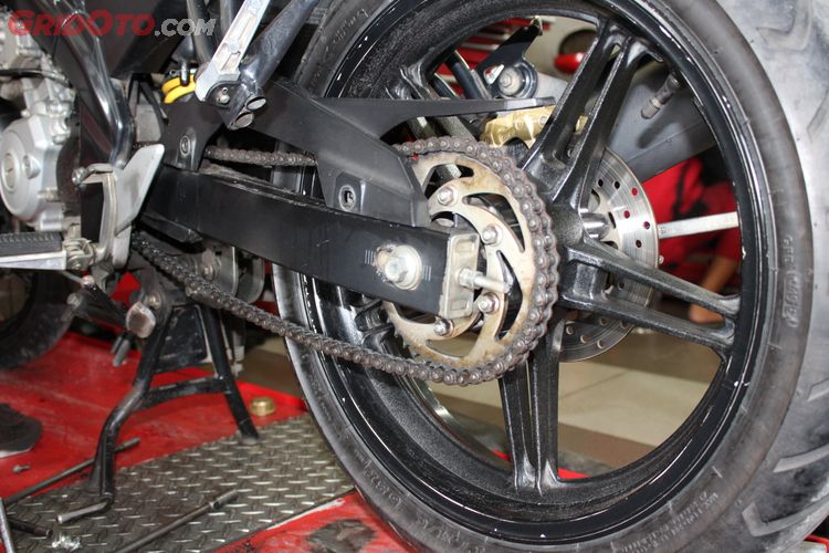 Gear Set R15 V3 Original. Biaya Ganti Gear Set Yamaha New V-Ixion Lightning, Siapkan Uang