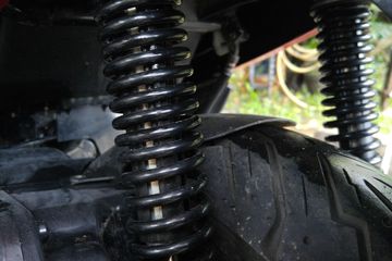 Per Shock Belakang. Cara Jitu Atasi Per Shockbreaker Belakang Motor Matik yang