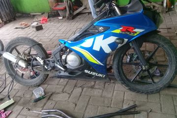 Rangka Gsx R150. Ngeri! Arwah Jawara Suzuki Era 90-an Alih Rupa Jadi GSX-R150