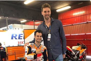 Daniel Pedrosa Tinggi. Tinggi Boleh Jauh Beda, Dani Pedrosa dan Pria Ini Sama-Sama