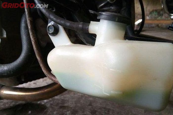 Cara Mengecek Air Radiator Vario 125. Cara Cek Kondisi Air Radiator Setelah Motor Dipakai Mudik Atau