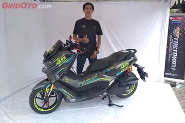 Helm Nmax Modif. Yamaha Nmax Ini Pakai Decal Ala Helm Rossi, Tapi Ada yang