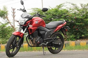 Honda Verza Cocok Untuk Anak Muda. Asli Nih, Kembaran CB150 Verza Sudah Pakai Suspensi Monosok