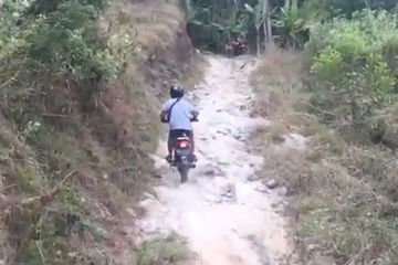 Motor Bebek Raja Tanjakan. Kocak, Honda Supra X Mampu Kalahkan Motor Trail Trabasan Di