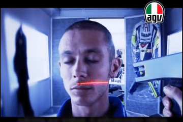 Cara Membuat Tempat Helm. Supercanggih, Begini Cara Pabrik Helm AGV Bikin Helm Valentino