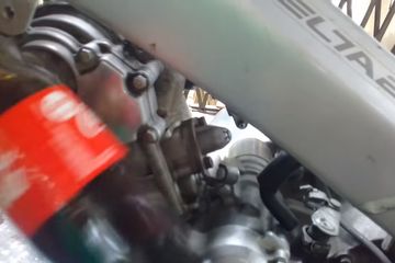 Cara Bersihkan Kerak Mesin Motor. Minuman Bersoda Bisa Dipakai Bersihkan Kerak Mesin