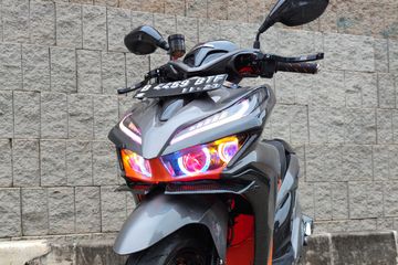 Pasang Lampu Alis Vario 150. Mirip Burung Hantu, Segini Biaya Custom Lampu Depan di Honda