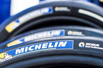 Ukuran Ban Moto3 Moto2 Dan Motogp. Moto2 dan Moto3 Enggak Pakai Ban Michelin Kayak MotoGP, Terus