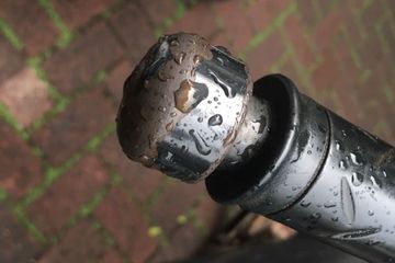 Cara Meredam Getaran Pada Stang Motor. Ada Getaran di Setang Motor, Solusi Mudahnya Tinggal Ganti Ini