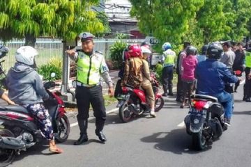Apakah Polisi Bisa Menilang Walau Tanpa Razia. Apakah Polisi Bisa Menilang Tanpa Menggelar Razia? Begini