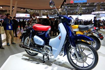 Rangka Supra X 125. Mesin Boleh Mirip, Apakah Sasis Honda Super Cub C125, Sama
