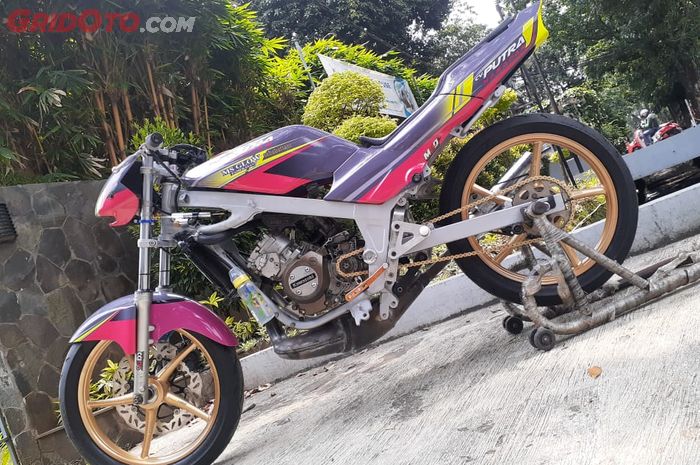 Ninja R Modif Road Race. Nyeleneh Masa Ada Dot Bayi di Area Mesin Kawasaki Ninja R Road