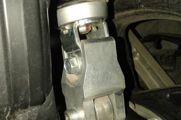 Efek Menggunakan Peninggi Shock Depan. Ini Bahayanya Pakai Peninggi Shocbreaker, Jangan Sampai