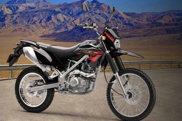 Berapa Harga Motor Klx 2020. Harga Motor Trail 150 Cc Baru Juni 2020: Kawasaki KLX 150 Mulai