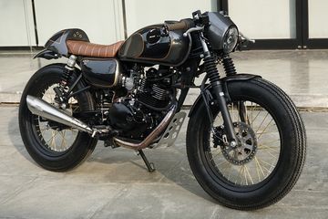 Modifikasi W175 Cafe. Ngeblar! W175 Cafe Racer Garapan Katros Garage, Nongkrong Di