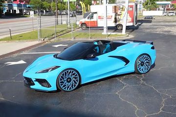 Pelek Warna Biru. Chevrolet Corvette C8 Tampil Beda, Warna Serba Biru Dari Bodi ke