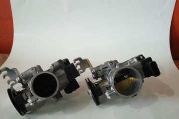 Nmax Vs Satria Fu. Pilihan Throttle Body Gede Untuk Yamaha NMAX, Bisa Pakai Punya