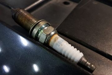 Busi Mobil Susah Dibuka. Busi Patah dalam Mesin Mobil Bikin Pusing, Ternyata Penyebabnya