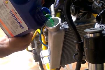 Cara Menguras Air Radiator Jupiter Mx. Mudah! Begini Cara Kuras Air Radiator Motor Tanpa Harus Ke