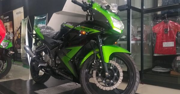 Rekomendasi Ban Ninja 150 Rr. Seken Keren: Jangan Asal Pilih, Ini Rekomendasi Oli Samping