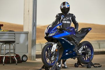 New Yamaha R125. Meski Cuma 125 Cc, Ternyata Power Yamaha R125 Bisa Ngalahin