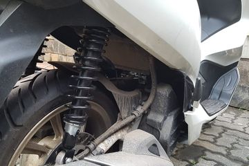 Shockbreaker Pcx Empuk. Pakai Sokbreker Belakang Ini Buat Akali Bantingan Honda PCX