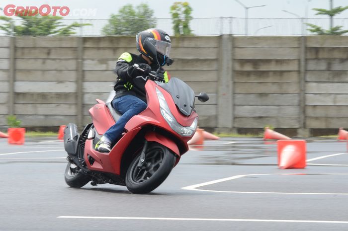 Berapa Harga Honda Pcx Terbaru. Segini Nih Harga Honda PCX 160 di Jateng, Jogja, dan Bali, Ada