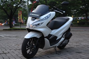 Lampu Led Pcx. Upgrade Lampu Honda PCX Lokal Pakai Lampu Mobil, Biar Makin