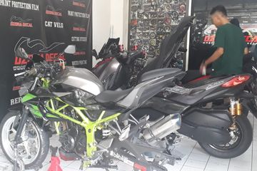 Biaya Wrapping Motor. Plus Minus Ganti Warna Motor Dibungkus Sticker Wrapping, Lebih