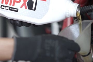 Ganti Oli Pertama Motor Baru. Belum Dipakai Jauh, Oli Motor Baru Kenapa Harus Segera Diganti