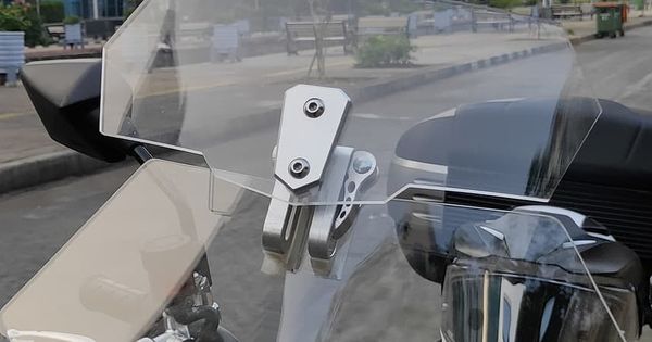 Cara Memasang Kaca Helm Yamaha R15. Ini Fungsi Memasang Extension Visor di Windshield, Segini