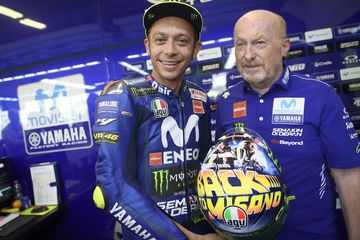 Helm Rossi Misano 2018. Sepuluh Tahun Livery Helm Yang Digunakan Valentino Rossi, di