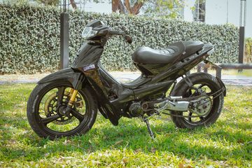 Cara Memodifikasi Honda Supra Fit. Honda Supra Fit Sangar Pakai Jok Unik dan Kaki-kaki Superkekar