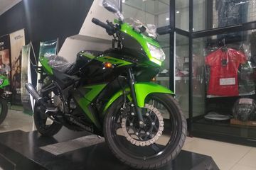 Apakah Ninja 150 Rr Masih Ada Di Dealer. Ninja 150 RR New Old Stock Terakhir, NIK 2014, Unit di Dealer