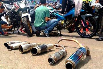 Cara Membuat Knalpot Motor Meledak Ledak. Trend Knalpot Motor 'Nembak' Ternyata Bikin Mesin Cepat Jebol